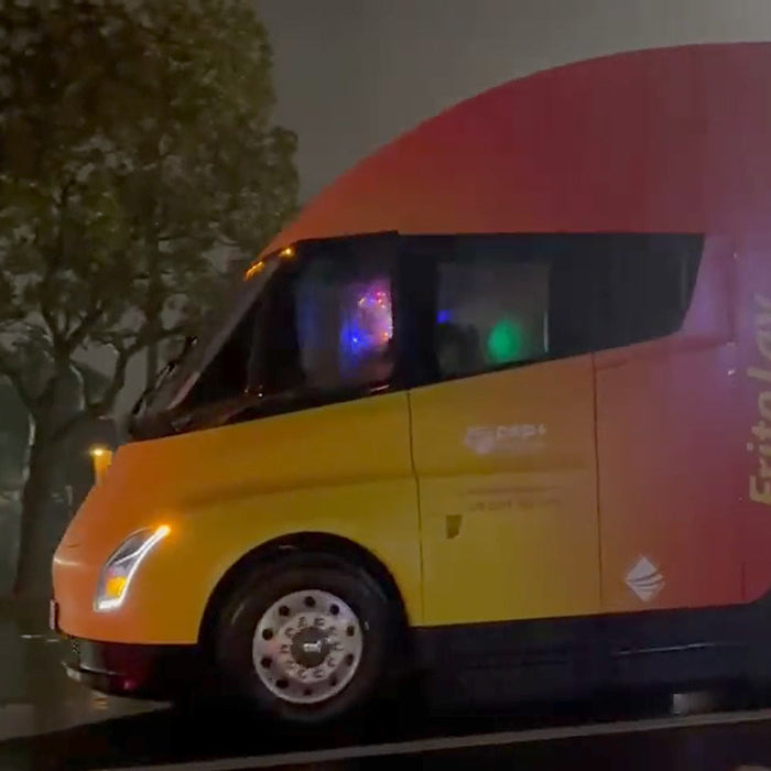 Frito-Lay's Tesla Semi-truck performs a Christmas parade in Modesto, California (video)