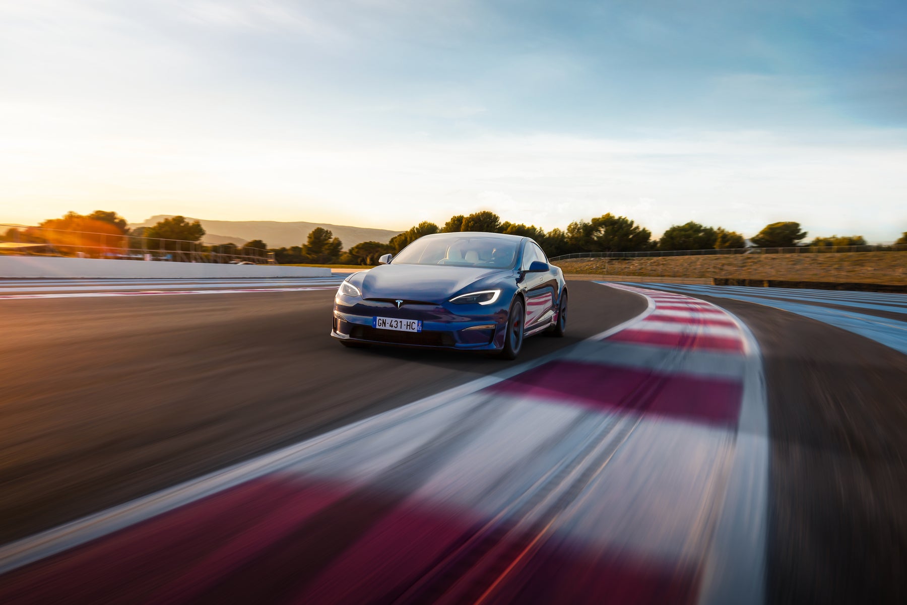 Elon Musk Loves The Rivalry Between Tesla Model S Plaid And Porsche Taycan