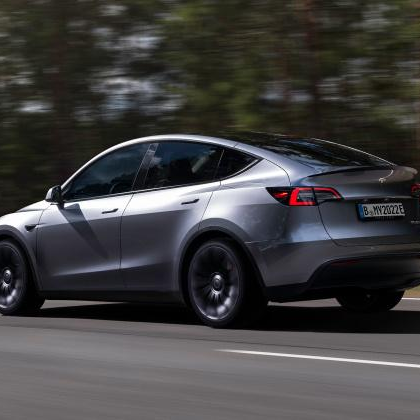 Tesla Model Y in Quicksilver hue